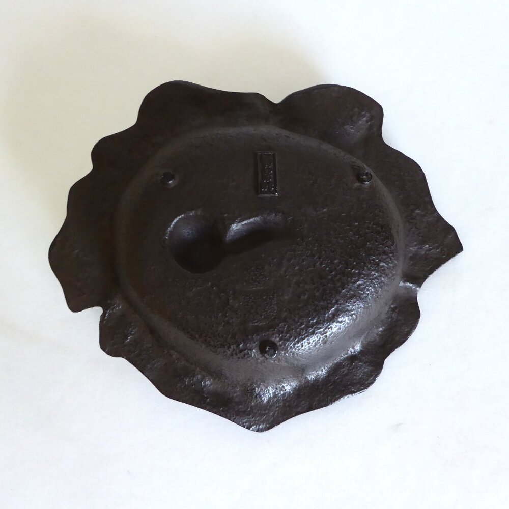 VINTAGE JAPAN JAPANESE CAST IRON LEAF WITH SNAIL DISH METAL DECORATIVE BOWL - Picture 8 of 9